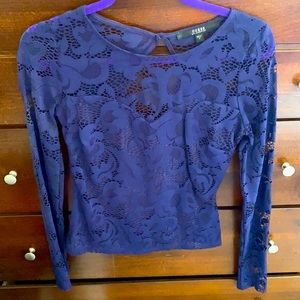 Guess lace keyhole back too long sleeve
